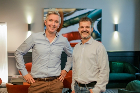 NOZ-Agentur-Holding GROW kauft E-Commerce-Spezialisten - GROW-CEO Lutz Jurkat (li.) freut sich auf die Zusammenarbeit mit dem PrimeUp-Gründer Jens Jokschat - Foto: GROW Digital Group